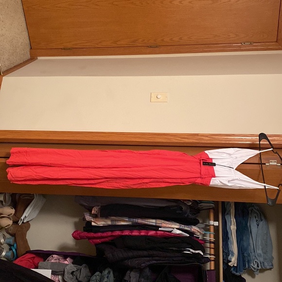 Super cute pink and white romper - Picture 2 of 4